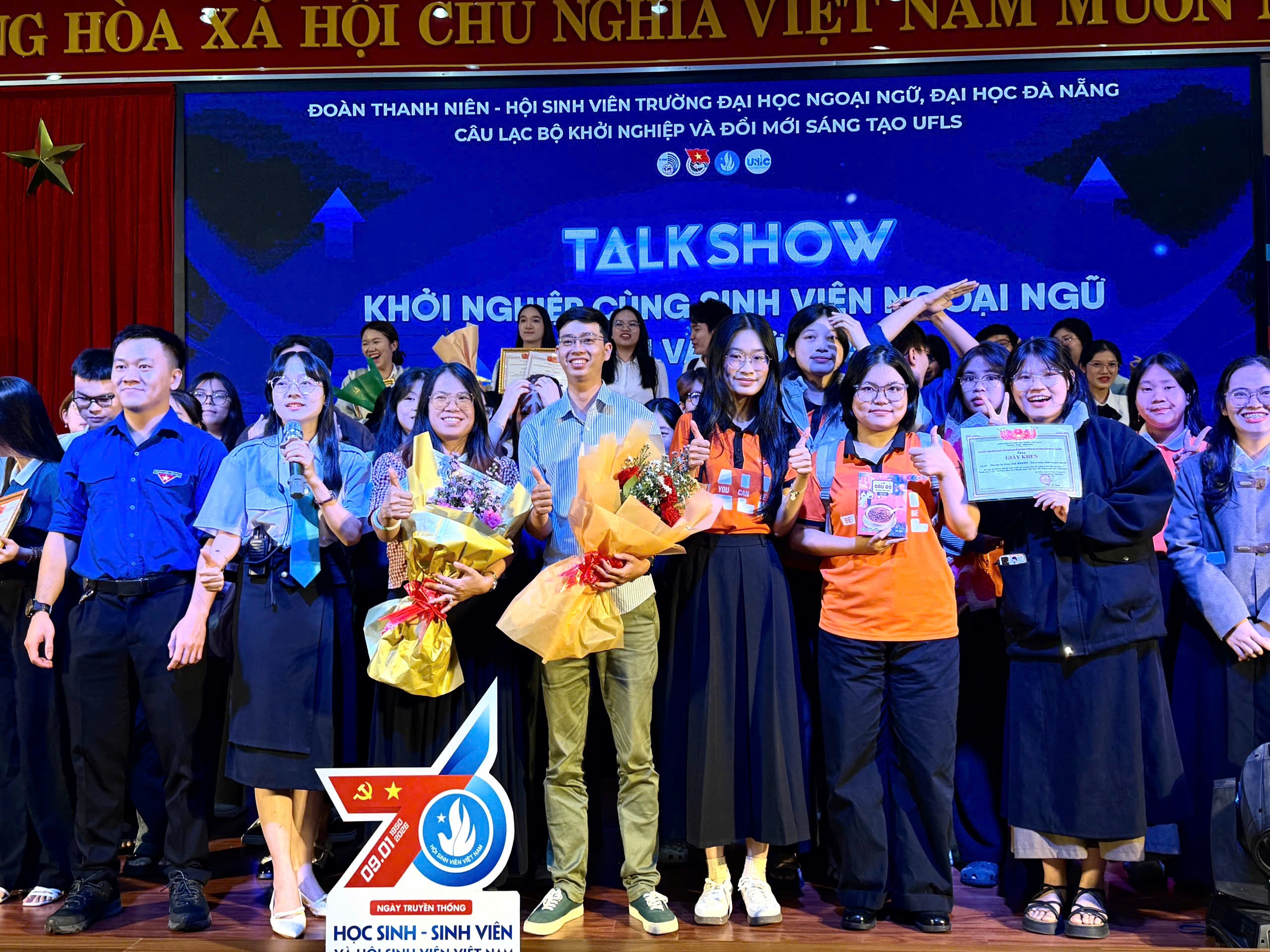 TALK SHOW: KHỞI NGHIỆP CÙNG SINH VIÊN NGOẠI NGỮ – CƠ HỘI & THỬ THÁCH